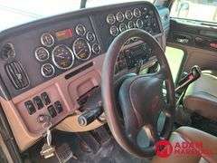 2014  Peterbilt  389  Semi Truck