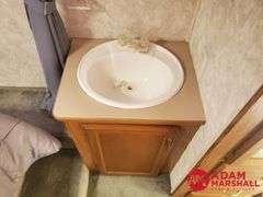 2002  Keystone  Cougar  5th Wheel Camper - 28FT
