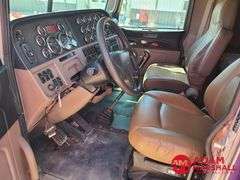 2014  Peterbilt  389  Semi Truck