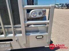 2014  Peterbilt  389  Semi Truck