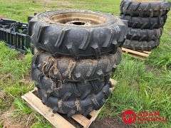 (4) Pivot Tires