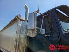 1999  International  9400  Straight Truck