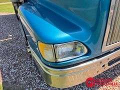 1993  International  Eagle 9300  Straight Truck