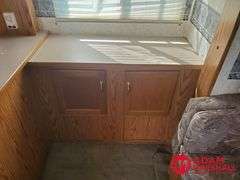 2002  Keystone  Cougar  5th Wheel Camper - 28FT