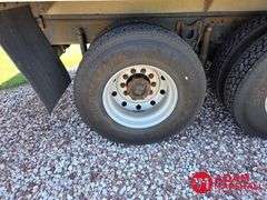 1993  International  Eagle 9300  Straight Truck