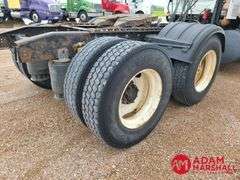 2005  International Harvester  8000  Semi Truck