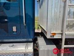 1999  International  9400  Straight Truck
