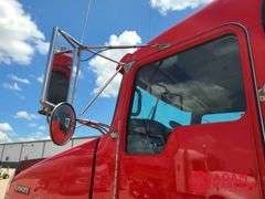 2011  Kenworth  T800  Semi Truck