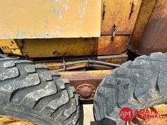 Caterpillar  120  Motor Grader - Mower