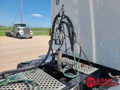 2016  Kenworth  T880  Semi Truck