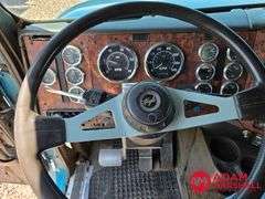 1993  International  Eagle 9300  Straight Truck