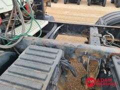 2005  International Harvester  8000  Semi Truck
