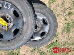 (5) Tires & Rims - 235/70R17
