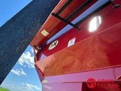 2011  J & M  875-18   Grain Cart
