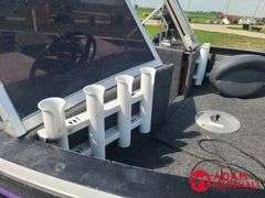 1970  Starcraft  V-Hull  Boat - 16FT