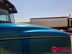 1993  International  Eagle 9300  Straight Truck