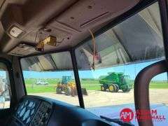 2014  Peterbilt  389  Semi Truck