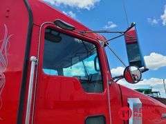 2011  Kenworth  T800  Semi Truck