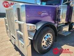 2014  Peterbilt  389  Semi Truck