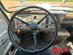 1995  Ford  LTA9000   Semi Truck - Diesel