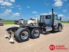 2016  Kenworth  T680  Semi Truck