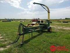 John Deere  Pull Type Silage Chopper