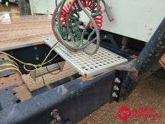 2004  International  9400t  Semi Truck