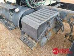 2005  International Harvester  8000  Semi Truck