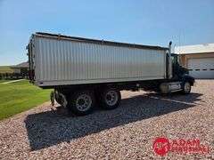 1999  International  9400  Straight Truck