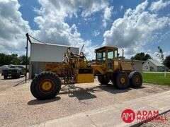 Caterpillar  120  Motor Grader - Mower