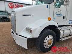 2012  Kenworth  T800  Semi Truck