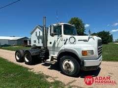 1995  Ford  LTA9000   Semi Truck - Diesel