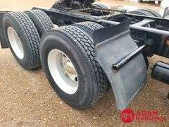2012  Kenworth  T800  Semi Truck