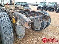 2005  International Harvester  8000  Semi Truck