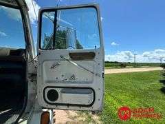 1995  Ford  LTA9000   Semi Truck - Diesel