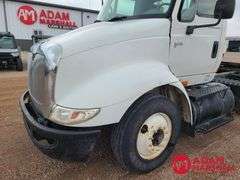 2005  International Harvester  8000  Semi Truck