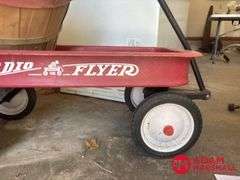 Radio Flyer Wagon & Bushel Basket