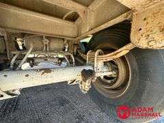 1996  Dakota  3200 Hopper  Grain Trailer - 32FT