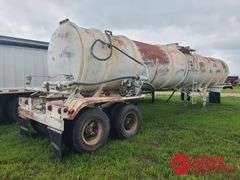 1976  Fruehauf  7000 Gallon Tanker  Trailer