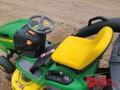 2009  John Deere  LA135  Lawn Mower w Bagger - 42IN