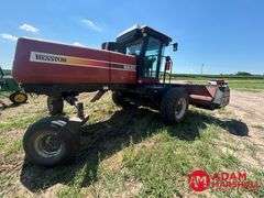 2005  Hesston  9240  Swather