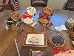 Various Wooden Decor & Baskets