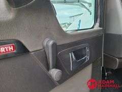 2012  Kenworth  T800  Semi Truck