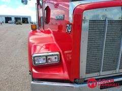 2011  Kenworth  T800  Semi Truck