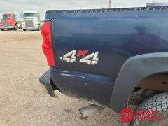 2005  Chevrolet  Silverado 2500  Pickup - Gasoline