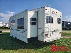 2002  Keystone  Cougar  5th Wheel Camper - 28FT
