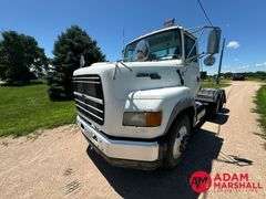 1995  Ford  LTA9000   Semi Truck - Diesel