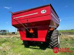 2011  J & M  875-18   Grain Cart