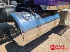 2014  Peterbilt  389  Semi Truck