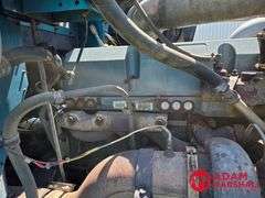 1993  International  Eagle 9300  Straight Truck
